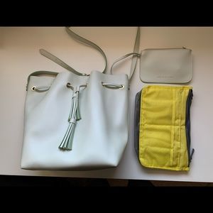 Steve Madden Bucket Bag+ Bag Organizer
